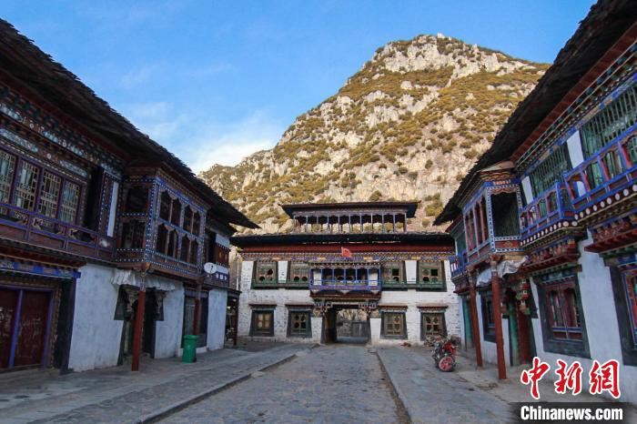 བོད་ལྗོངས་ཐའེ་ཀྲའོ་གནའ་གྲོང་གི་ལོ་རྒྱུས་རིག་གནས་འགྲེམས་སྟོན་ཁང་གིས་འགྲེམས་རྫས་ཇུས་གཞིའི་ཞིབ་དཔྱད་ཚོགས་འདུ་འཚོགས་པ།