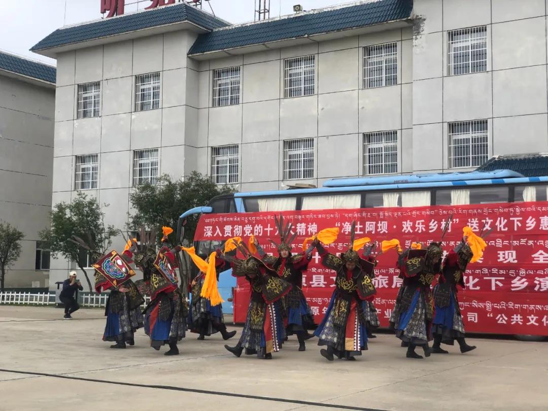 རིག་རྩལ་འཁྲབ་སྟོན་འབྲོག་སྡེ་རུ་བསྐྱལ་བའི་དམངས་ཕན་བྱ་འགུལ།