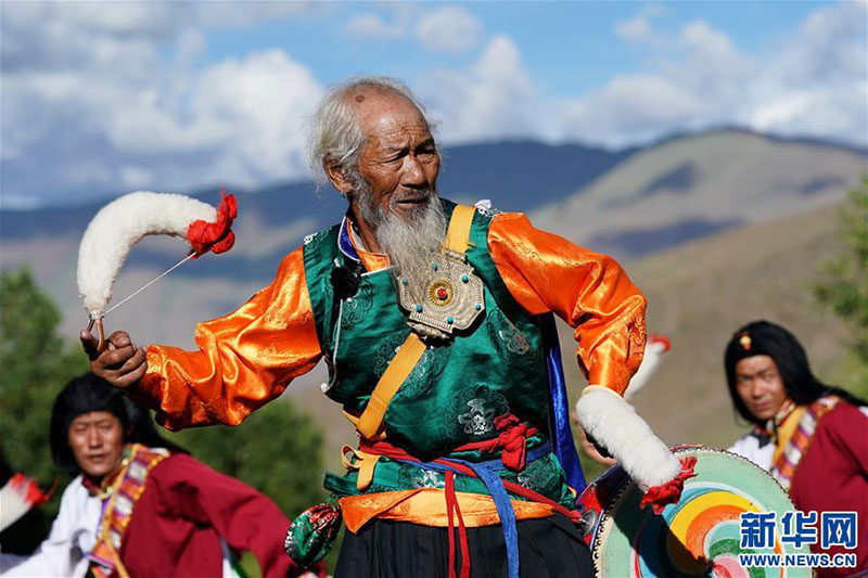 རྒན་ཉི་མ་ལགས་ཀྱི་འཇུ་བྲོའི་ཕུགས་འདུན།