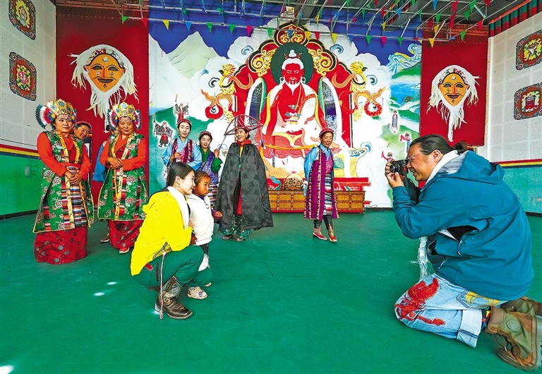 གསོན་ཤུགས་ཀྱིས་ཁེངས་པའི་མངོན་མིན་རིག་གནས་ཤུལ་བཞག