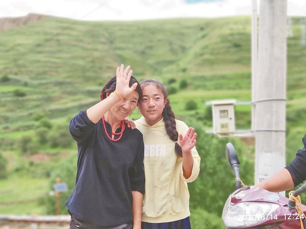 གདན་ལ་ལུང་གྲོང་སྡེའི་ནང“ངའི་ཁྱིམ་མི”ཡོད།