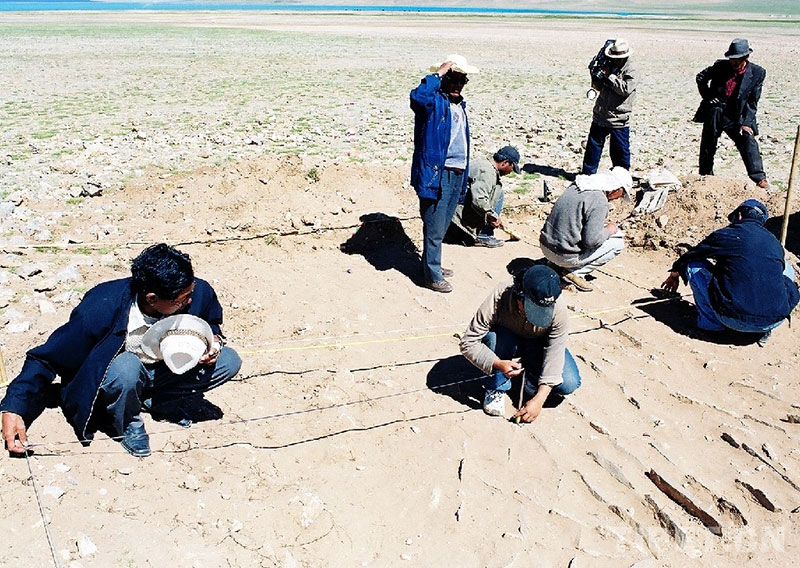 ཚན་ཞིབ་པས་ས་བབས་མཐོ་ཤོས་ཀྱི་རྡོའི་པུར་སྒམ་དུར་ཁྲོད་རྙེད་པ།