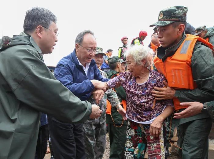 དབྱི་ལི་ཡིས་ཆུ་ལོག་སྔོན་འགོག་གི་ཉེན་སེལ་ལས་དོན་ལ་ཁྲིད་སྟོན་གནང་།