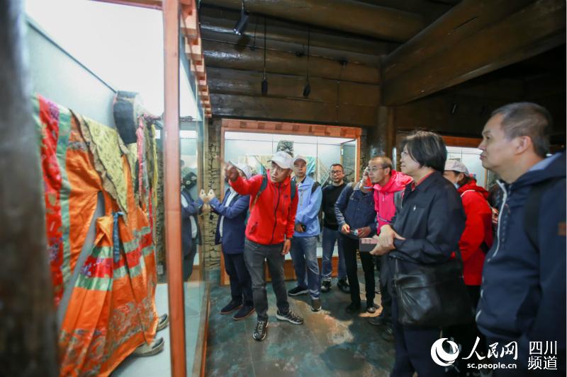 དར་མདོའི“ལྷོའི་དར་གོས་འགྲུལ་ལམ”གྱི་གཏམ་རྒྱུད། 