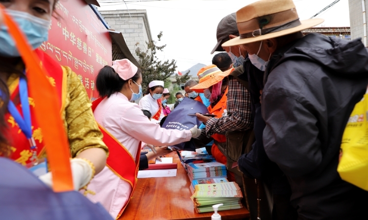 བོད་ལྗོངས་དར་རྒྱས་རོགས་སྐྱོར་ཐེབས་རྩ་ལྷན་ཚོགས་ཀྱིས་མིག་གཅེས་མིག་སྲུང་སྡེ་ཁུལ་དུ་བསྐྱོད་པའི་སྤྱི་ཕན་དགེ་སྒྲུབ་ཀྱི་བྱེད་སྒོ་སྤེལ།
