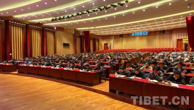 དཀར་མཛེས་རྫོང་དུ་ཀྲུང་དབྱང་གི་བོད་ལྗོངས་ཀྱི་ལས་དོན་སྐོར་གྱི་བཞུགས་མོལ་ཚོགས་འདུ་ཐེངས་བདུན་པའི་དགོངས་དོན་སློབ་སྦྱོང་དང་ལག་བསྟར་བྱེད་པའི་ཚ་རླབས་འཕྱུར་བ།
