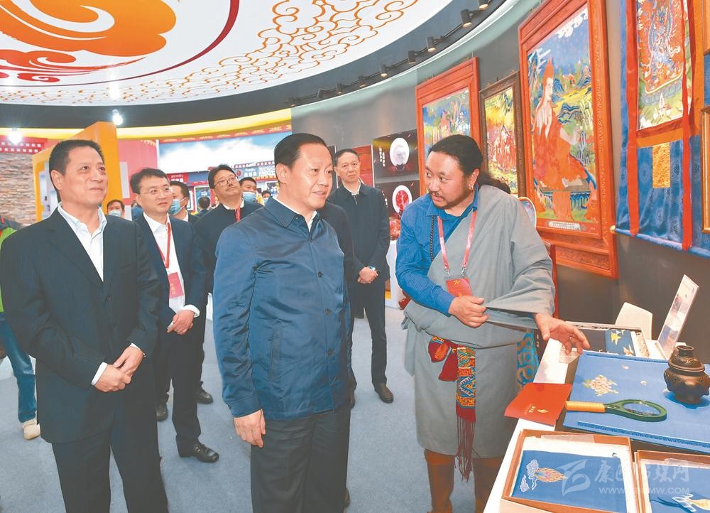 ཕེང་ཆིང་ཧྭ་ཡིས་དཀར་མཛེས་ཁུལ་བཙུགས་ནས་ལོ70འཁོར་བའི་ཞིང་ལས་ཁྱད་ཆོས་ཐོན་རྫས་ཐོན་ཚོང་སྦྲེལ་མཐུད་བྱེད་སྒོར་གཟིགས་སྐོར་རྟོག་ཞིབ་གནང་།