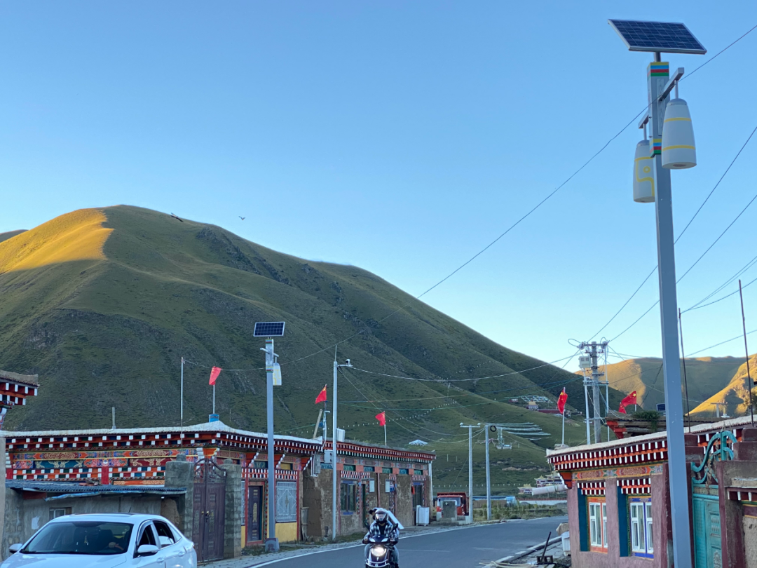 སྡེ་དགེ་རྫོང་ཡ་དེང་ཤང་གིས་དམངས་འཚོའི་ལས་ཀ་བཀོད་སྒྲིག་ཡག་པོ་བྱས།