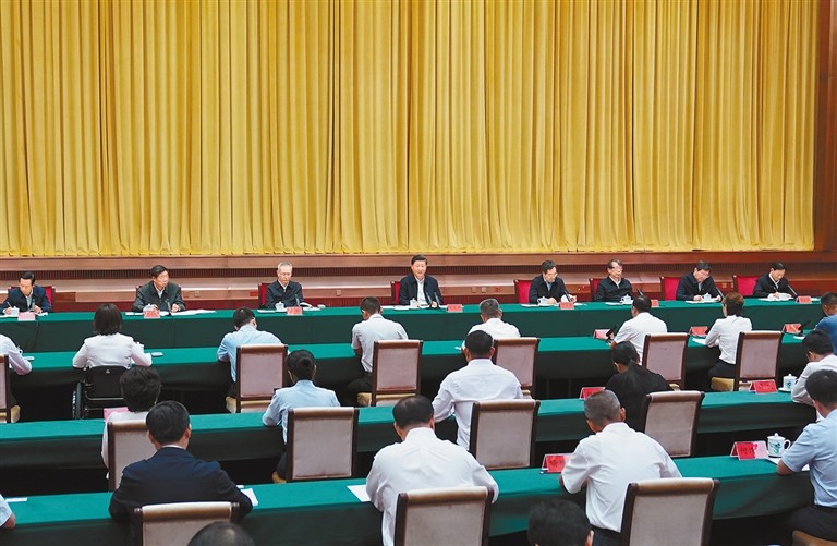 ཞི་ཅིན་ཕིང་གིས་གཞི་རིམ་གྱི་འཐུས་མིའི་བཞུགས་མོལ་ཚོགས་འདུའི་ཐོག་ནན་བཤད་གནང་བ།