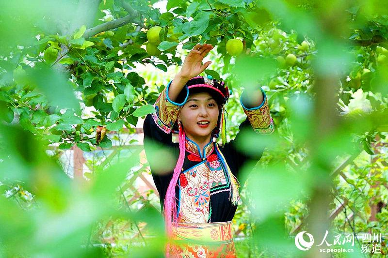 རྔ་བ་ཁུལ་བཙན་ལྷ་རྫོང་གིས་སྐབས་ལྔ་པའི་ཀུ་ཤུ་འཐོག་པའི་དུས་ཆེན་སྤེལ་བ།