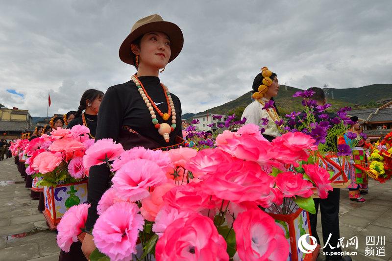 ཟུང་ཆུ་རྫོང་གི་ཚོན་ཅན་ལྒང་བཞུའི་འདུ་ཚོགས་སྐབས་བཞི་བ་མཇུག་བསྒྲིལ་བ།