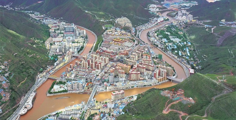 ལོ་ངོ་བདུན་ཅུའི་འཕེལ་རྒྱས་གོམ་སྟབས་བརྟན།　ངོ་མཚར་གྲུབ་འབྲས་མངོན་སུམ་མིག་སྔར་འཆར།