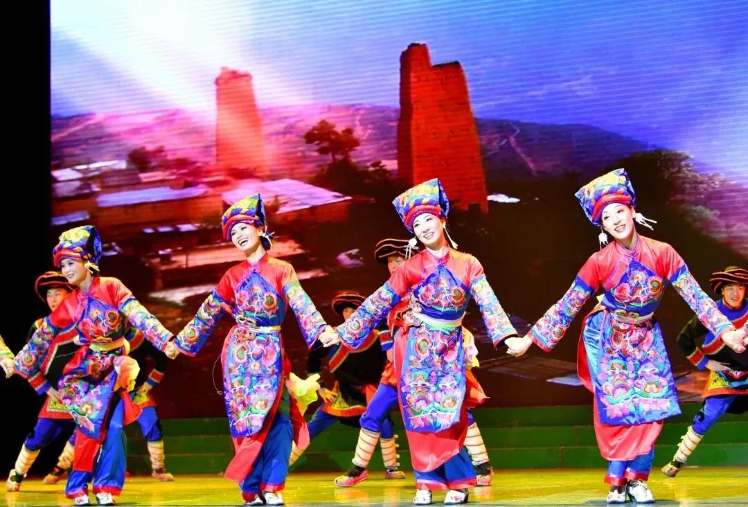 དབུལ་བྲལ་གནད་སྒྲོལ་གྱི་རིག་རྩལ་བརྩམས་ཆོས་འགྲེམ་སྟོན་བྱས།