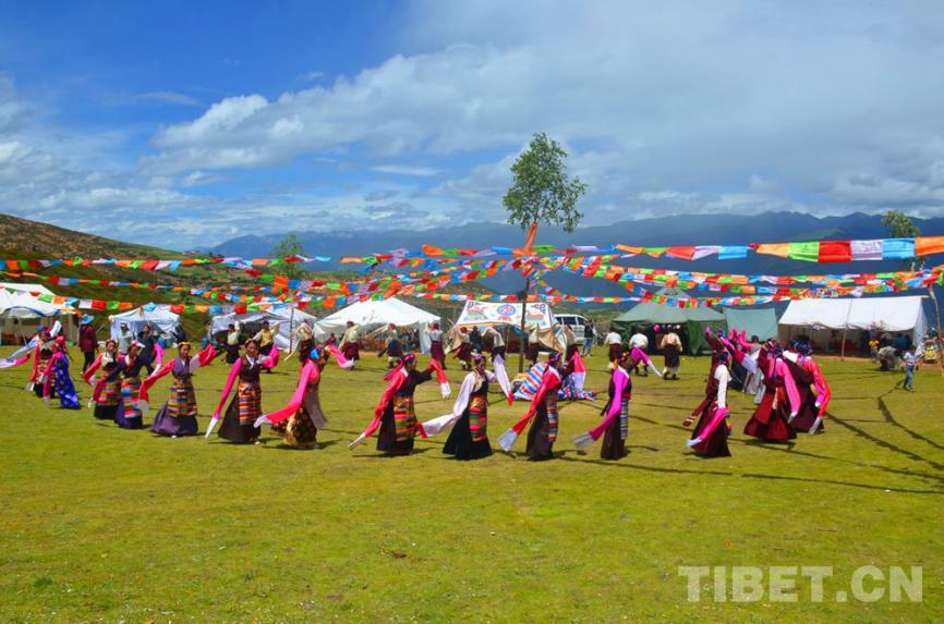 ཁར་སྡུད་སྒང་གྲོང་ཚོས་སྤྲོ་གསེང་གཏོང་བ།