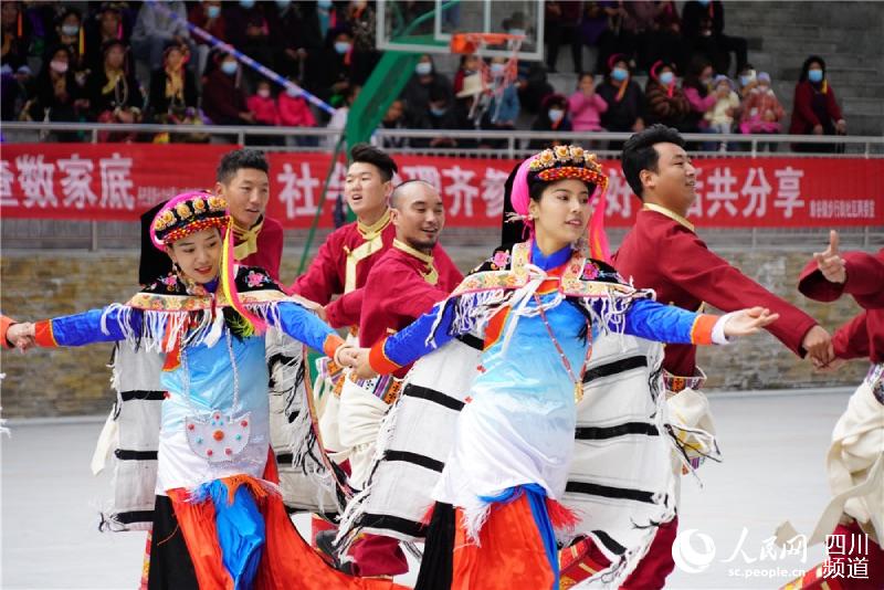 2020ལོའི་ཀྲུང་གོ་སི་ཁྲོན་རོང་བྲག་གི་རྒྱལ་རོང་གྲོང་གསེབ་ཀྱི་ཡུལ་སྲོལ་གོམས་གཤིས་དུས་ཆེན་འགོ་ཚུགས་པ།