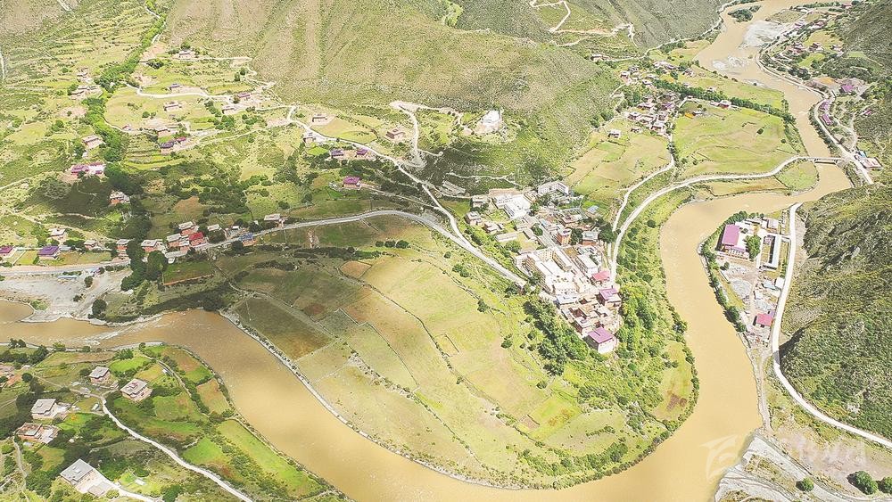 ཡངས་པའི་གཞུང་ལམ་མཐོ་སྒང་ཡུལ་དུ་བསྐྲུན།