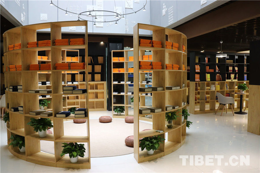 དགོན་སེར་དཔེ་དེབ་གླིང་གི་རིག་ལྡན་དཔེ་མཛོད་ཁང་།