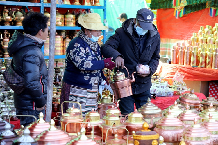 བོད་ལྗོངས་ལྷོ་ཁའི་ཡར་ཀླུང་དངོས་ཟོག་བརྗེ་རེས་ཚོང་འདུས་ཚ་ཚ་འུར་འུར་ངང་འགོ་ཚུགས་པ།