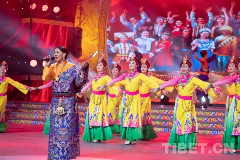 ཨ་མདོ་བརྙན་འཕྲིན་གྱི་2021ལོའི་བོད་ལྕགས་གླང་ལོའི་ལོ་གསར་གྱི་རིག་རྩལ་དགོང་ཚོགས་ཕབ་ལེན་ལེགས་འགྲུབ་བྱུང་བ།
