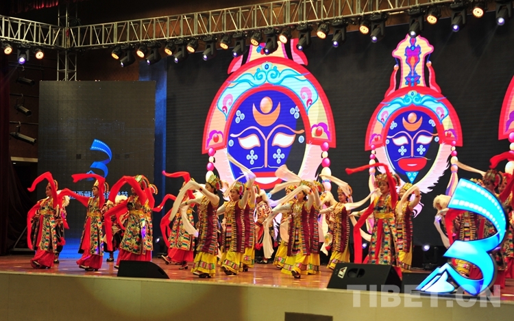 ཀྲུང་གོའི་བོད་ལྗོངས་ཀྱི་དྲ་བའི་བརྙན་གཟུགས་དུས་ཆེན་སྐབས་དང་པོའི་གཟེངས་རྟགས་སྤྲོད་པའི་མཛད་སྒོ་སྤེལ་བ།