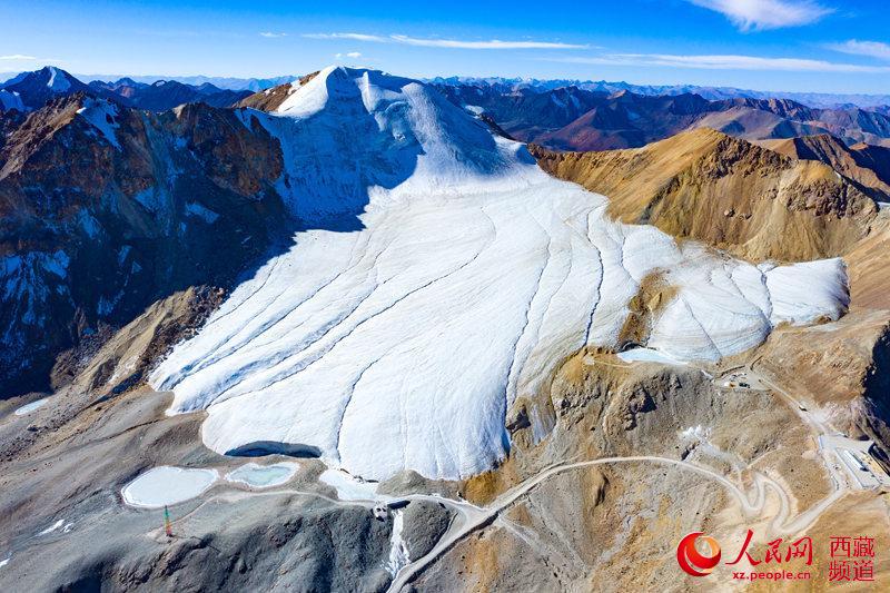 བོད་ལྗོངས་འདམ་གཞུང་རྫོང་གིས་ཁུག་ཆུང་གངས་རི་རྒྱལ་ཁབ་འཁྱགས་ཀླུང་ས་གཤིས་སྤྱི་གླིང་སྐྲུན་བཞིན་ཡོད།