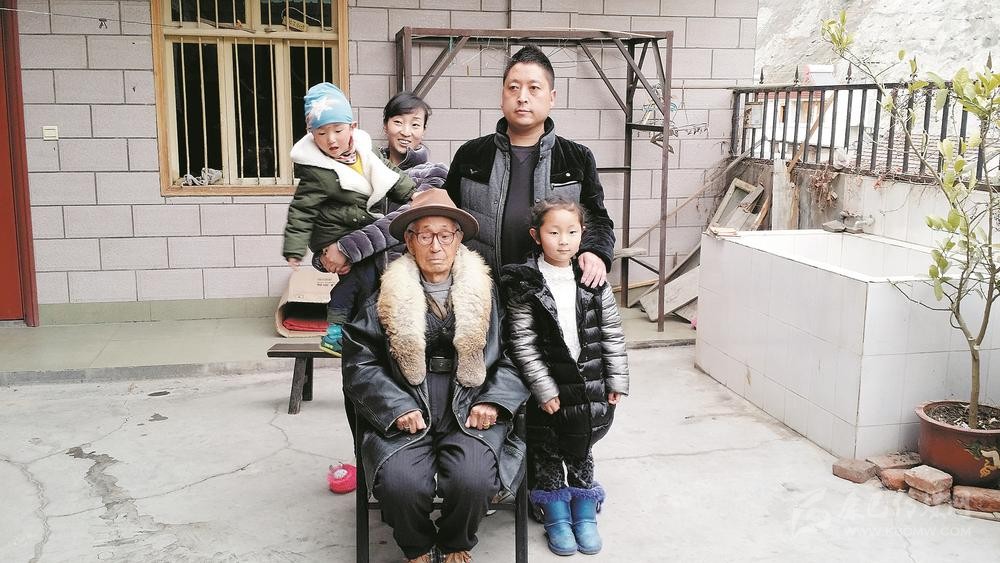 ཡ་རབས་སྲོལ་བཟང་གཙུག་ཏུ་བཀུར་།། བདེ་སྐྱིད་འཚོ་བའི་མིག་དཔེ་བསྟན།།