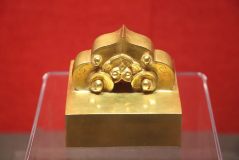 བོད་བརྒྱུད་ནང་བསྟན་གྱི་སྤྲུལ་སྐུའི་ཡང་སྲིད་ཀྱི་ལོ་རྒྱུས་གཏན་སྲོལ་དང་རྩ་དོན།