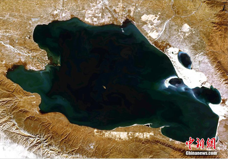 འཁོར་སྐར་གྱིས་བླངས་པའི་མཚོ་སྔོན་པོའི་འདྲ་པར། 