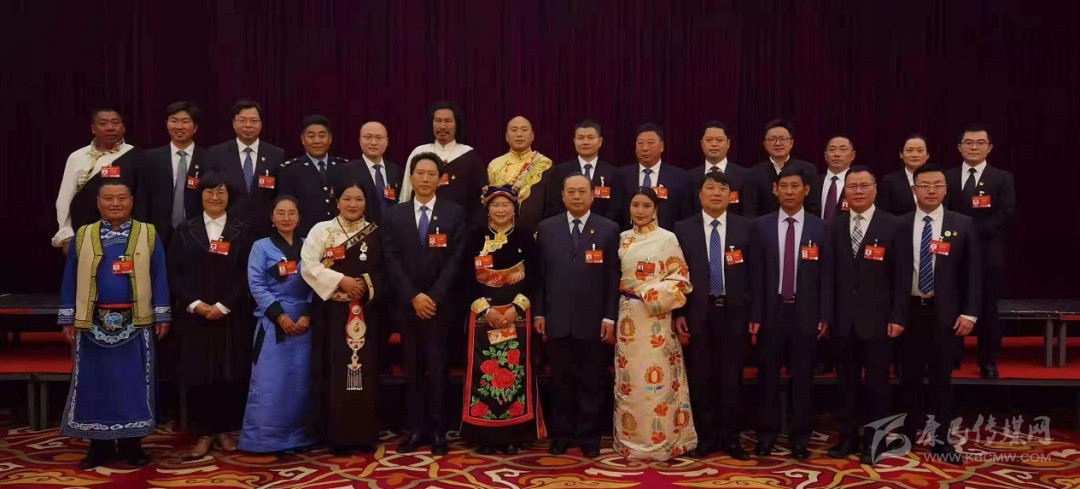 དཀར་མཛེས་ཁུལ་གྱི་དབུལ་ཐར་ལས་ཀའི་གཟེངས་བསྟོད་ཐོབ་མཁན་ལ་རྟེན་འབྲེལ་ཞུ།