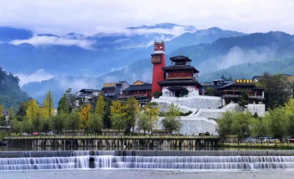 རྔ་ཁུལ་གྱི་སྡེ་བ་བཞི་ནི་སི་ཁྲོན་གྱི་ཆེས་མཛེས་པའི་སྡེ་བར་བདམས།