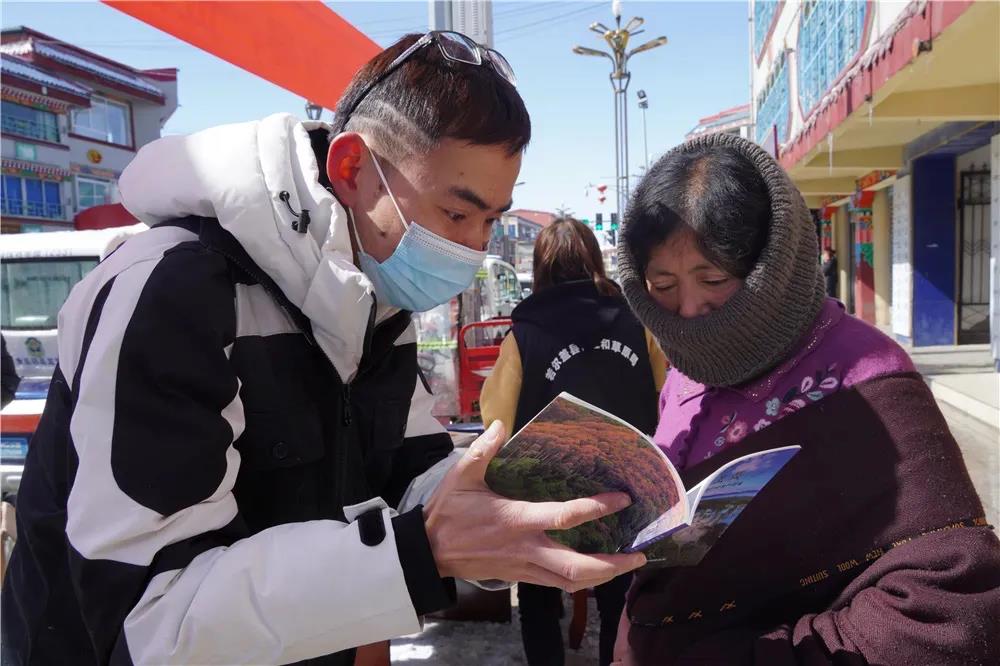 མཛོད་དགེ་རྫོང་གིས་སྲོག་ཆགས་དང་རྩི་ཤིང་ཉིན་མོར་བྱེད་སྒོ་སྤེལ།