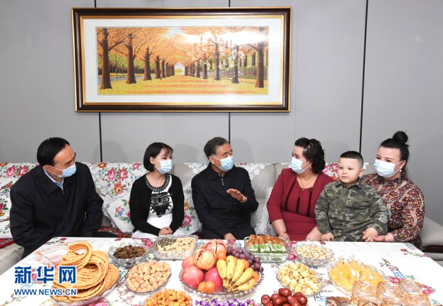 ཝང་དབྱང་གིས་ཞིན་ཅང་དུ་རྟོག་ཞིབ་བྱས།