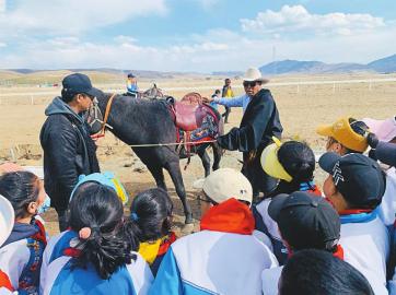 ལི་ཐང་རྫོང་གི་སློབ་གྲྭ་ཆུང་འབྲིང་6ལ་རྟ་རྩལ་སློབ་ཚན་བཙུགས།
