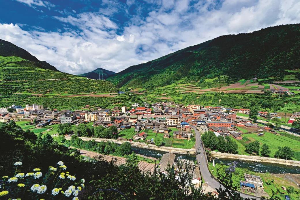 དུས་རབས་གསར་པའི་གྲོང་སྡེ། 