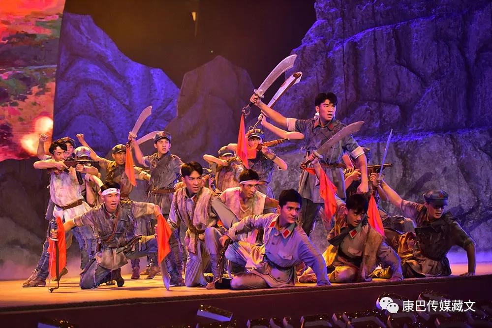 དུས་གཏན་དུ་ཏང་གི་རྗེས་སུ་འབྲང་ཞེས་པའི་རིག་རྩལ་འཁྲབ་སྟོན་བྱས།