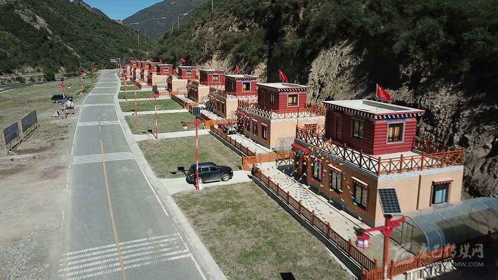 དར་རྒྱས་ཡར་འཕེལ་གྱི་འཆར་འགོད་བཟོས་ནས་ཕྱུག་པོར་ཆགས་པའི་ཡུལ་སྡེ་འཛུགས་སྐྱོང་བྱས།