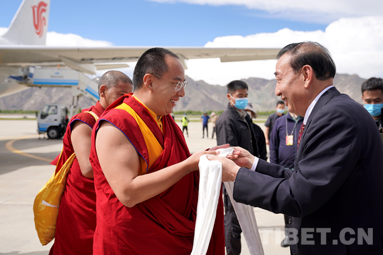 པཎ་ཆེན་མཆོག་ལྷ་སར་ཕེབས་པ།