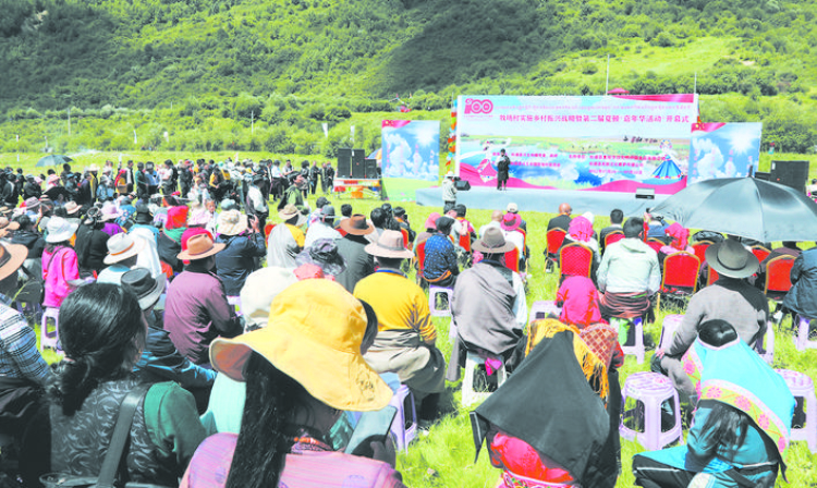 ཟུང་ཆུ་རྫོང་གིས་སྐབས་གཉིས་པའི་དབྱར་སྟོན་དུས་ཆེན་ཀྱི་རིག་རྩལ་འཁྲབ་སྟོན་དང་རྟ་རྒྱུག་འགྲན་སྡུར་བྱ་འགུལ་སྤེལ་བ།