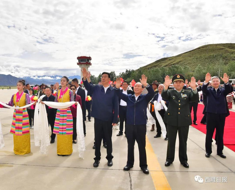ཀྲུང་དབྱང་སྐུ་ཚབ་ཚོགས་པ་བོད་ལྗོངས་ནས་ཞལ་གྱེས་ཏེ་པེ་ཅིང་དུ་ལོག་ཕེབས་པ།