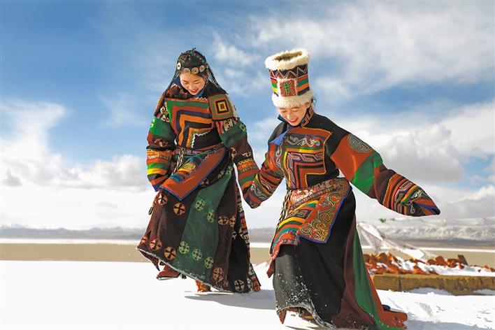 བསེ་འཁོར་གྱོན་ཆས་ལས་འབྲོག་པའི་འཚོ་བ་གསར་པ་མངོན་པ།