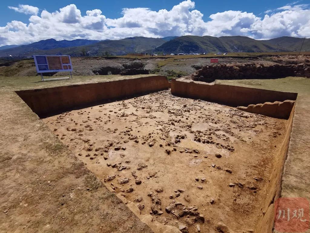 འདབ་པ་ནས་ལོ་ཁྲི13ལྷག་གི་ལོ་རྒྱུས་ལྡན་པའི་གནའ་ཤུལ་རྙེད།