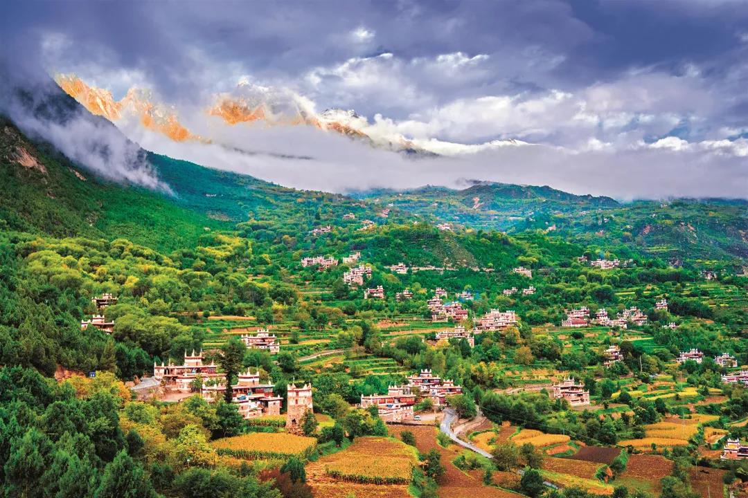 དུས་རབས་གསར་པའི་གྲོང་སྡེ།