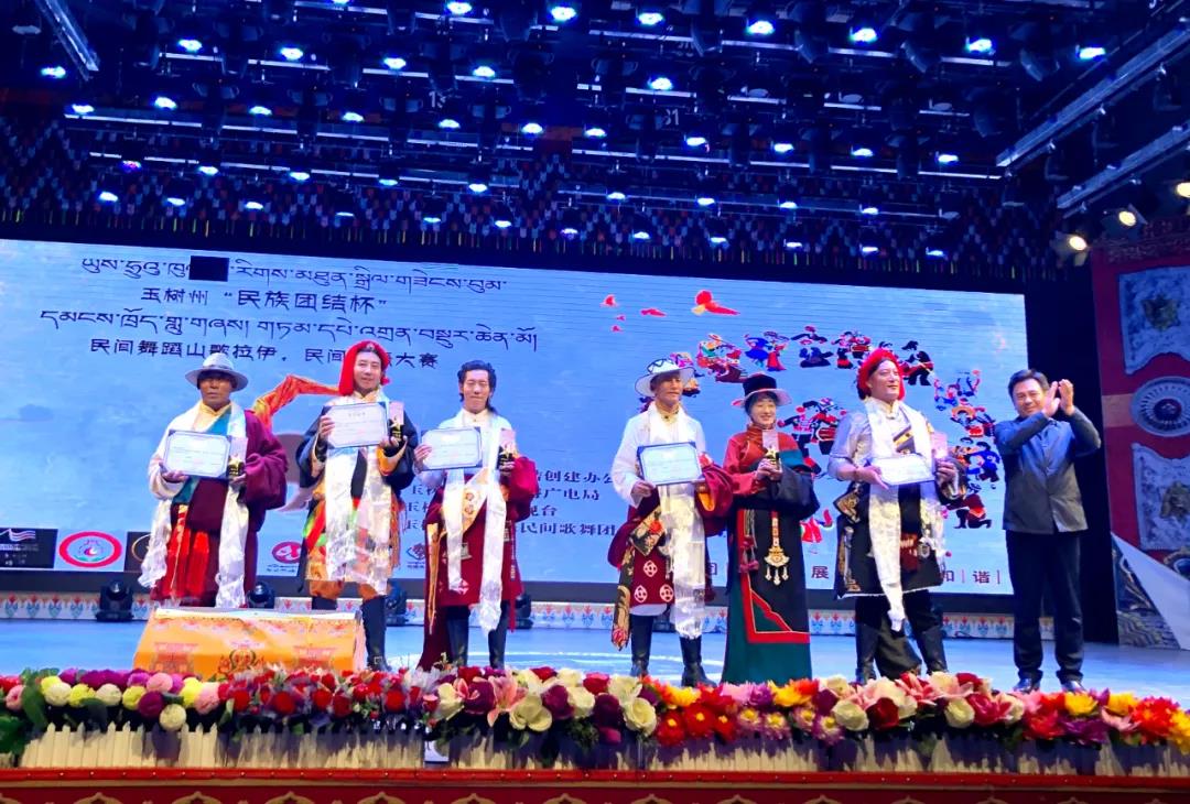 ཡུལ་ཤུལ་དུ་གླུ་གཞས་དང་གཏམ་དཔེའི་འགྲན་བསྡུར་སྤེལ།