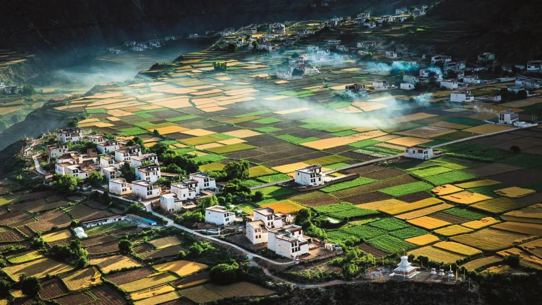 བོད་གྲོང་བརྒྱ་ཡི་རྣམ་པ་གསར་པ་མངོན། 