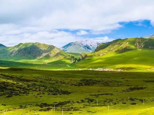 མི་རྣམས་ཕྱི་རོལ་སྣོད་ལ་བརྟེན།། སྣོད་ཁམས་སྲུང་བ་མི་ཡི་འགན།།