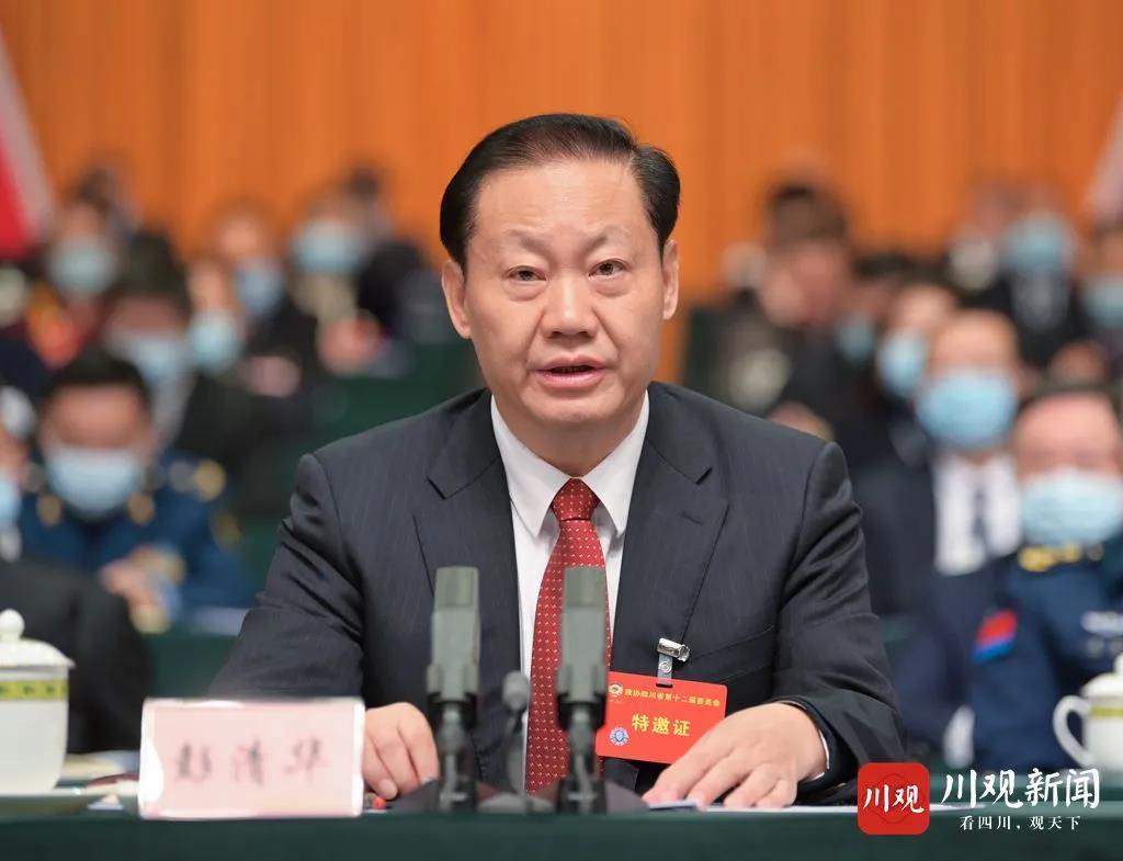 ཞིང་ཆེན་སྲིད་གྲོས་ཀྱི་ཚོགས་འདུ་ཐོག་ཕེང་ཆིང་ཧྭ་ཡིས་གསུང་བཤད་གནང་།