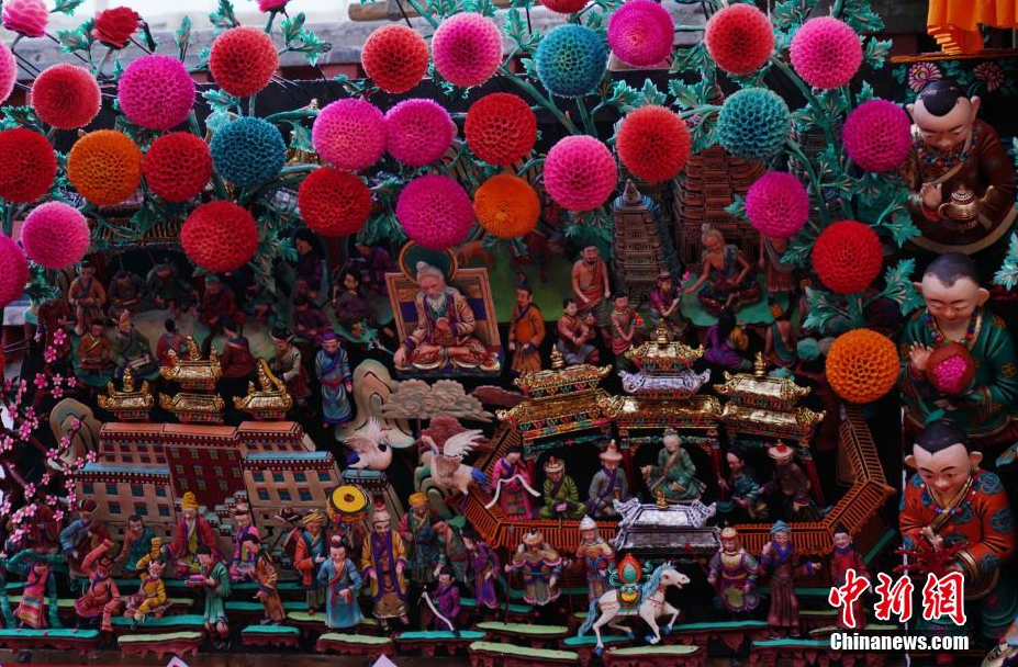 སྐུ་འབུམ་བྱམས་པ་གླིང་གི་མེ་ཏོག་མཆོད་པ། 