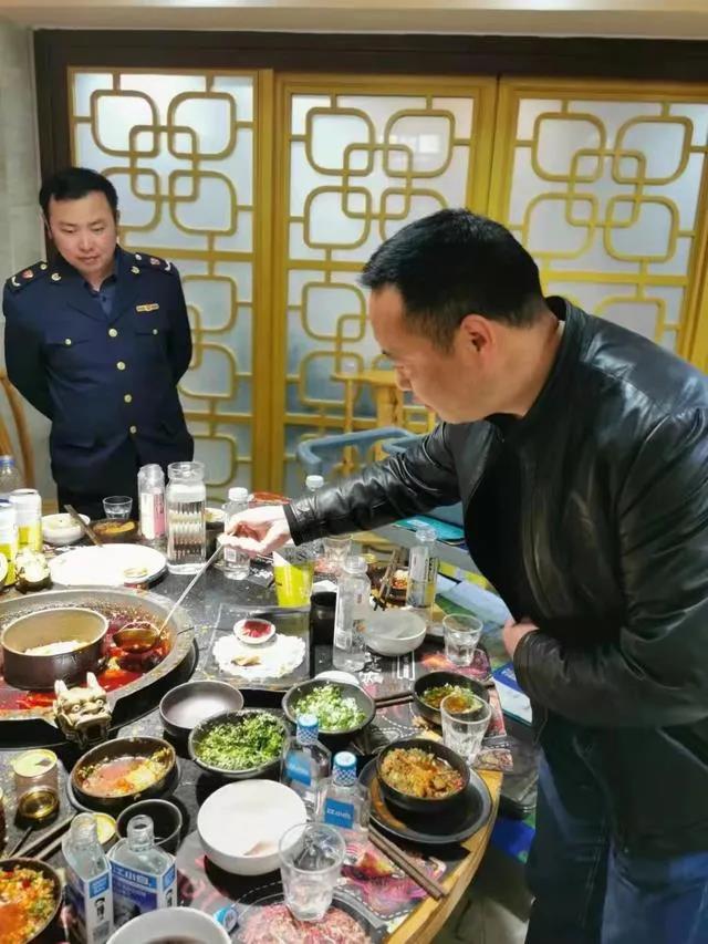 དཀར་མཛེས་ཁུལ་གྱི་ཟ་ཁང་ཞིག་གིས་རྫབ་སྣུམ་སྤྱད་པས་མི10བཙོན་དུ་ཚུད།