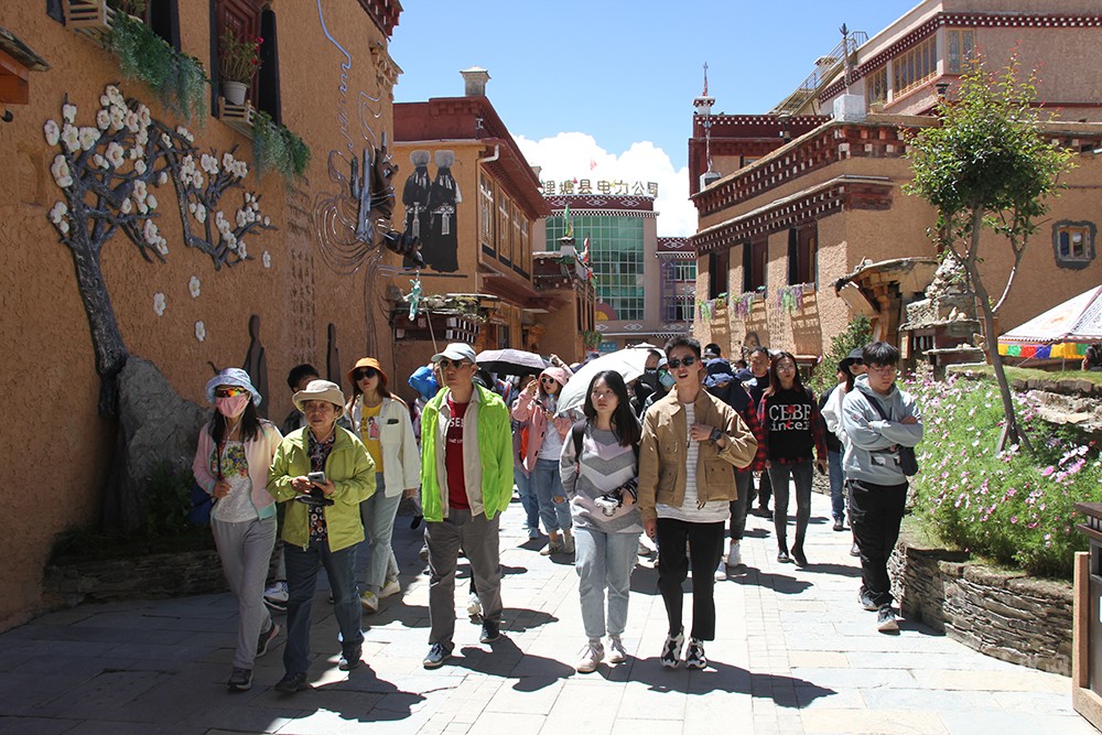 བརྟན་ཐོག་ལེགས་བརྩོན་གྱིས་སྔོན་ཐོན་བརྩོན་ལེན་བྱེད།