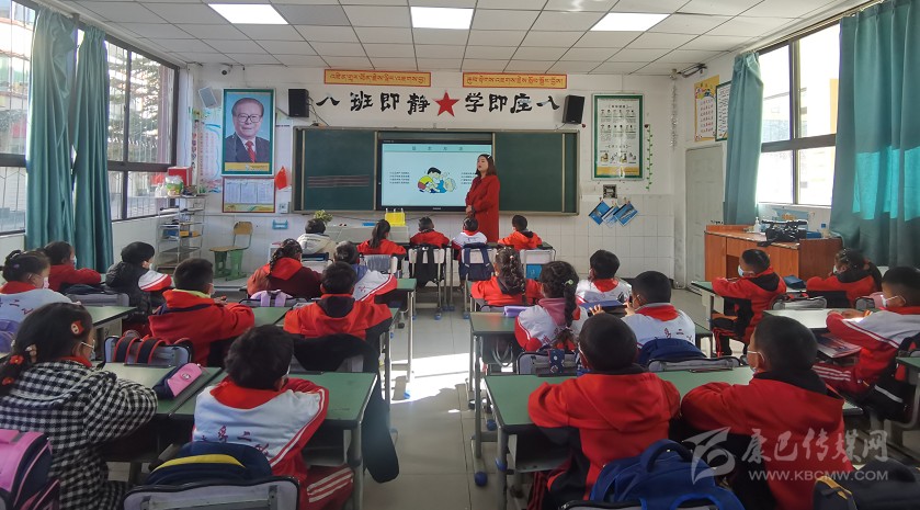 རྟའུ་རྫོང་སློབ་ཆུང་ཞིག་གིས་སློབ་འགོ་ཚུགས་པའི་བྱེད་སྒོ་སྤེལ།